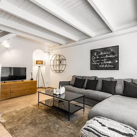 Elisabeth S Loft Milão