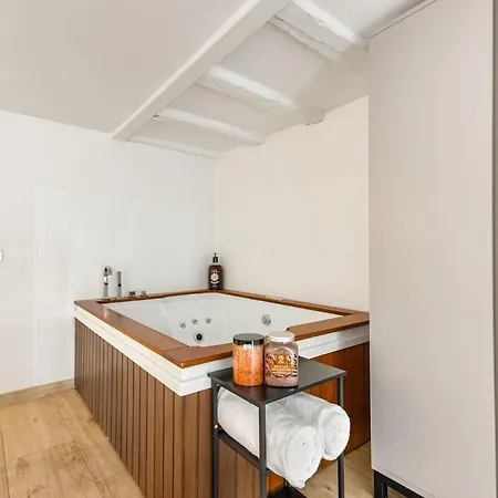 Elisabeth S Loft * Milão