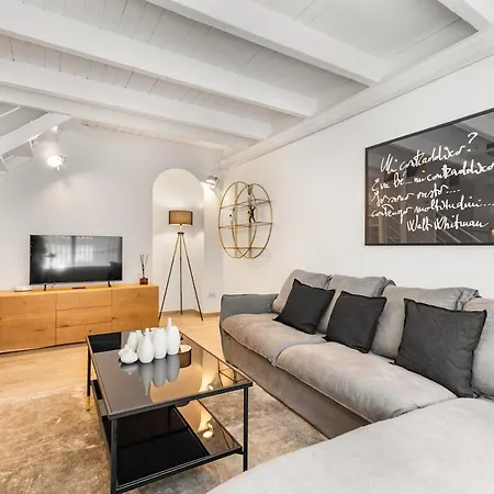 Elisabeth S Loft Milão